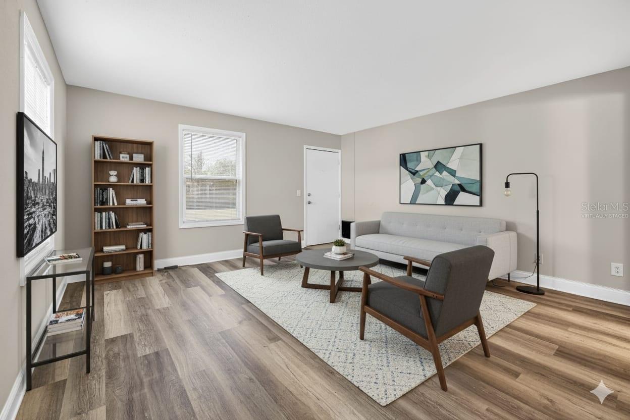 WHISPERING OAKS - Residential