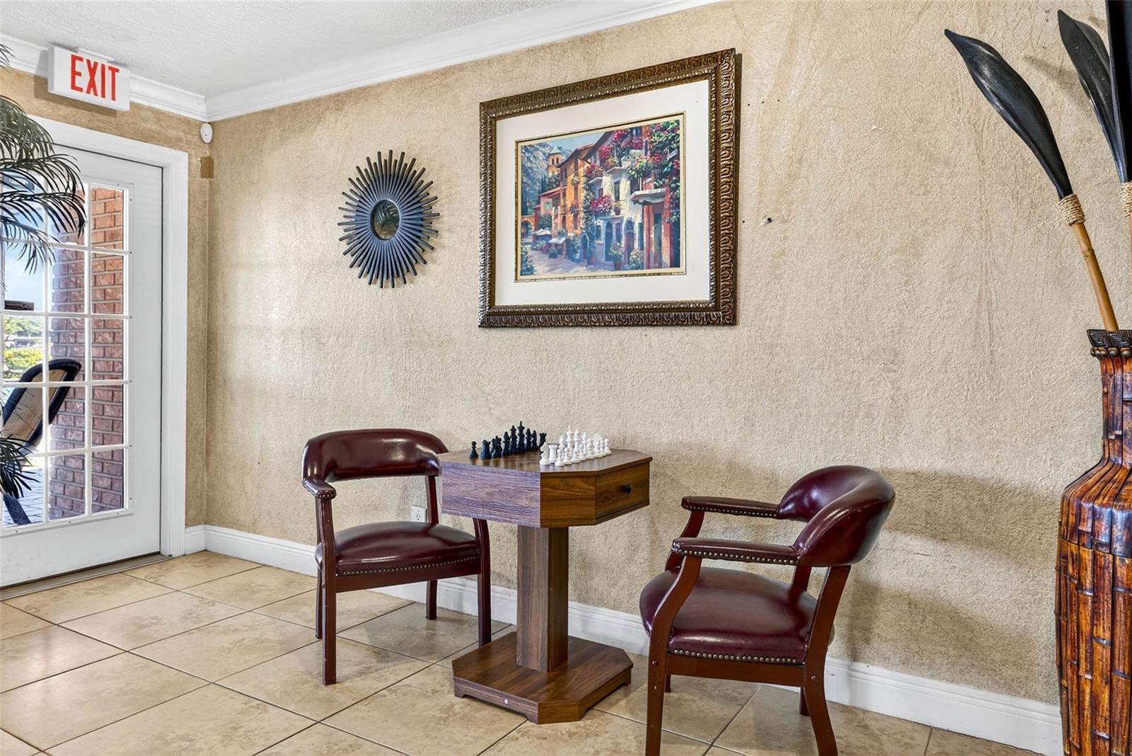 WHISPERING OAKS - Residential