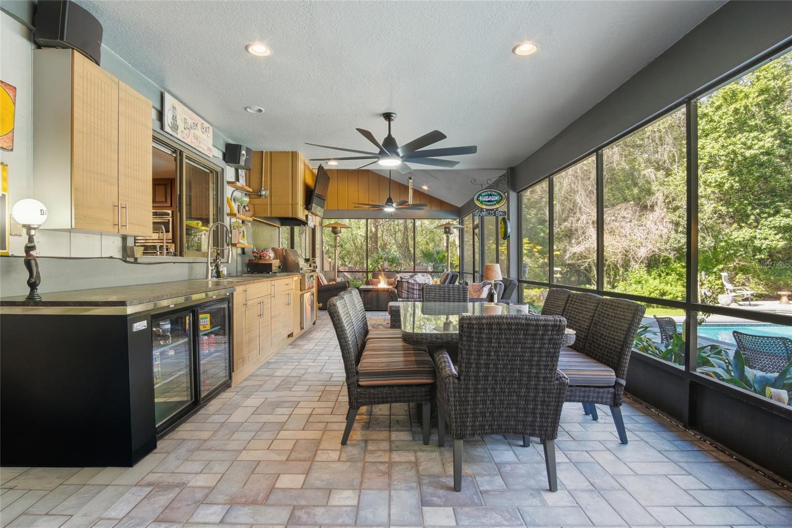 OAK HOLLOW - Residential