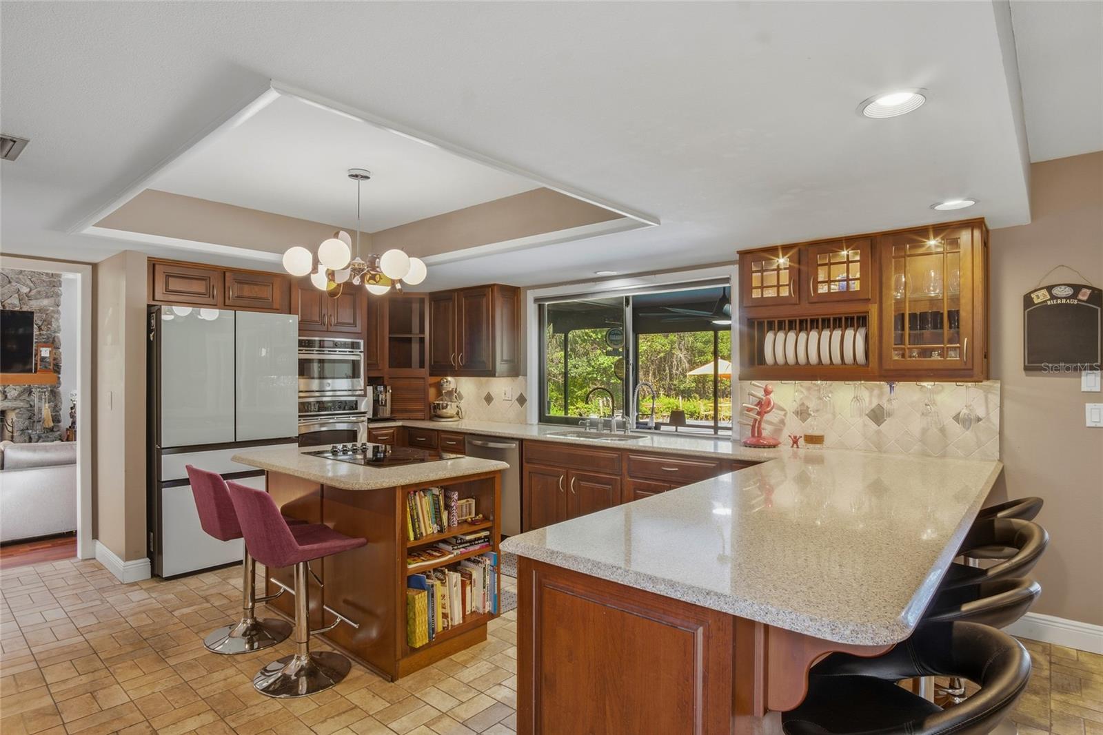 OAK HOLLOW - Residential