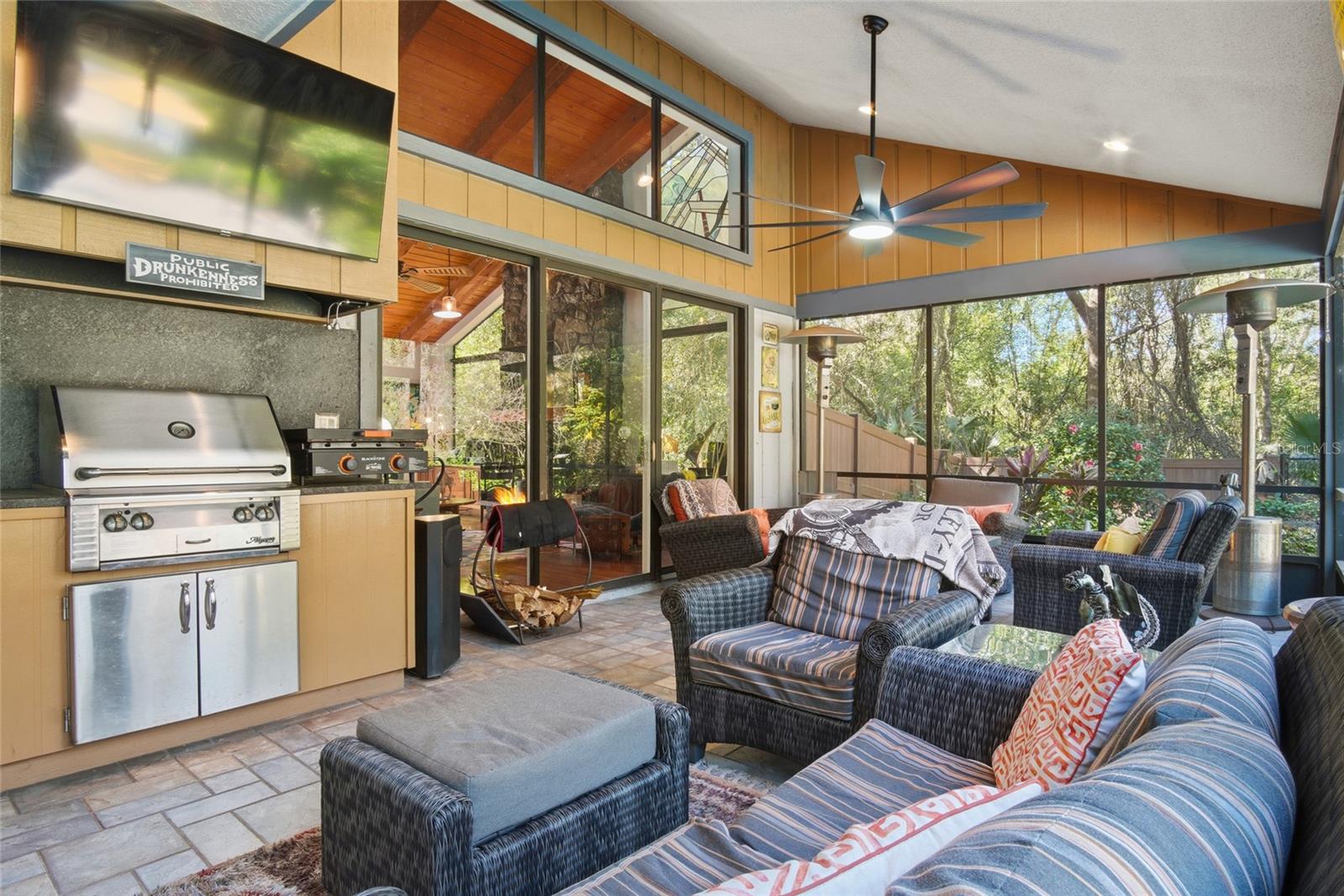 OAK HOLLOW - Residential