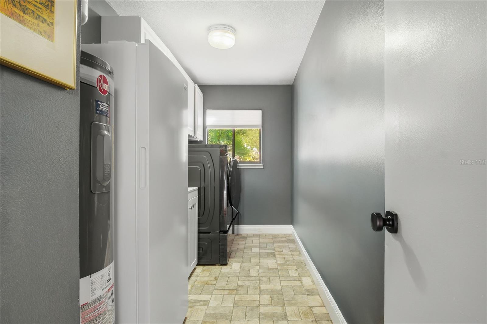 OAK HOLLOW - Residential