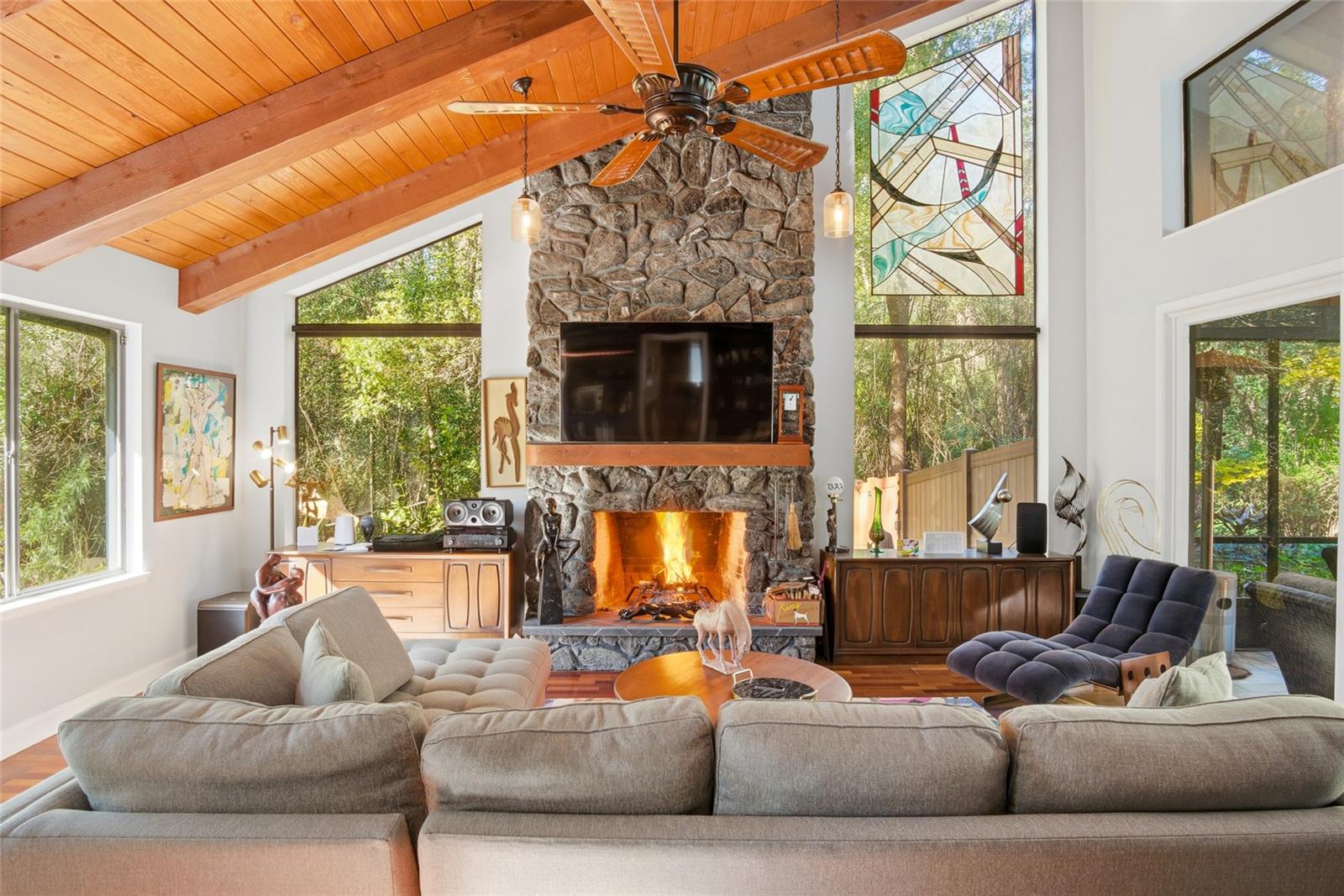 OAK HOLLOW - Residential