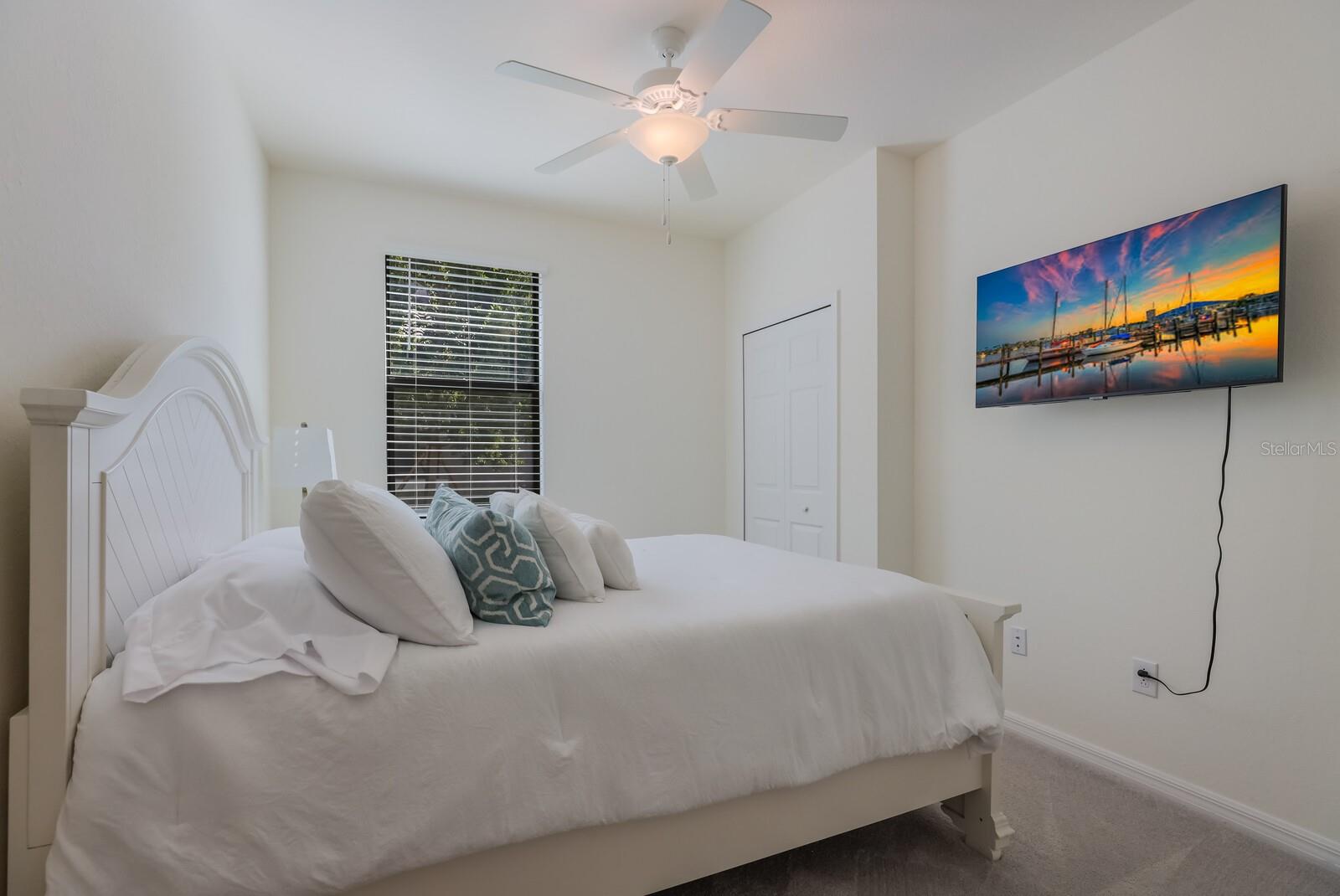 LAKEWOOD NATIONAL - Residential Lease