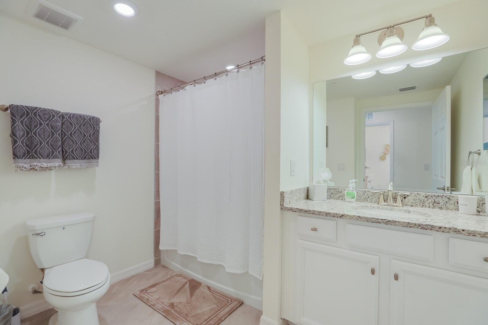 LAKEWOOD NATIONAL - Residential Lease