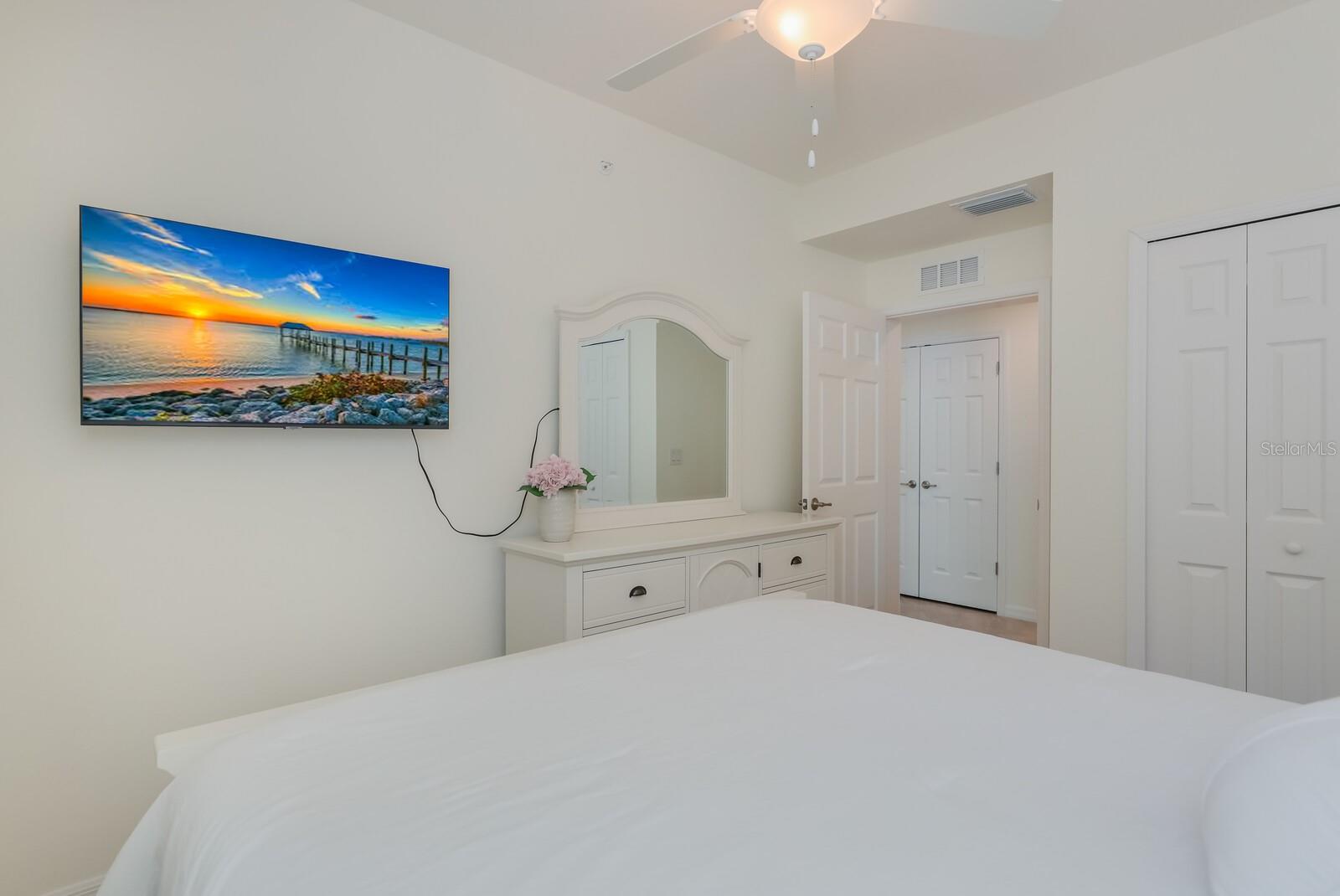 LAKEWOOD NATIONAL - Residential Lease