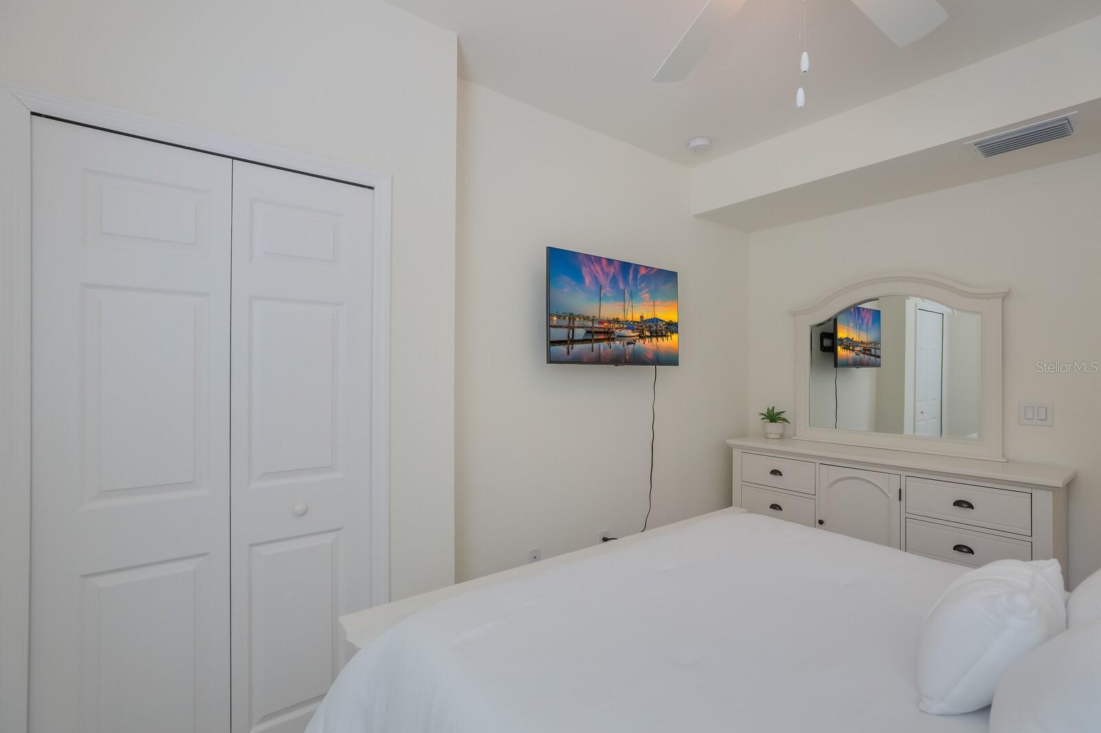 LAKEWOOD NATIONAL - Residential Lease