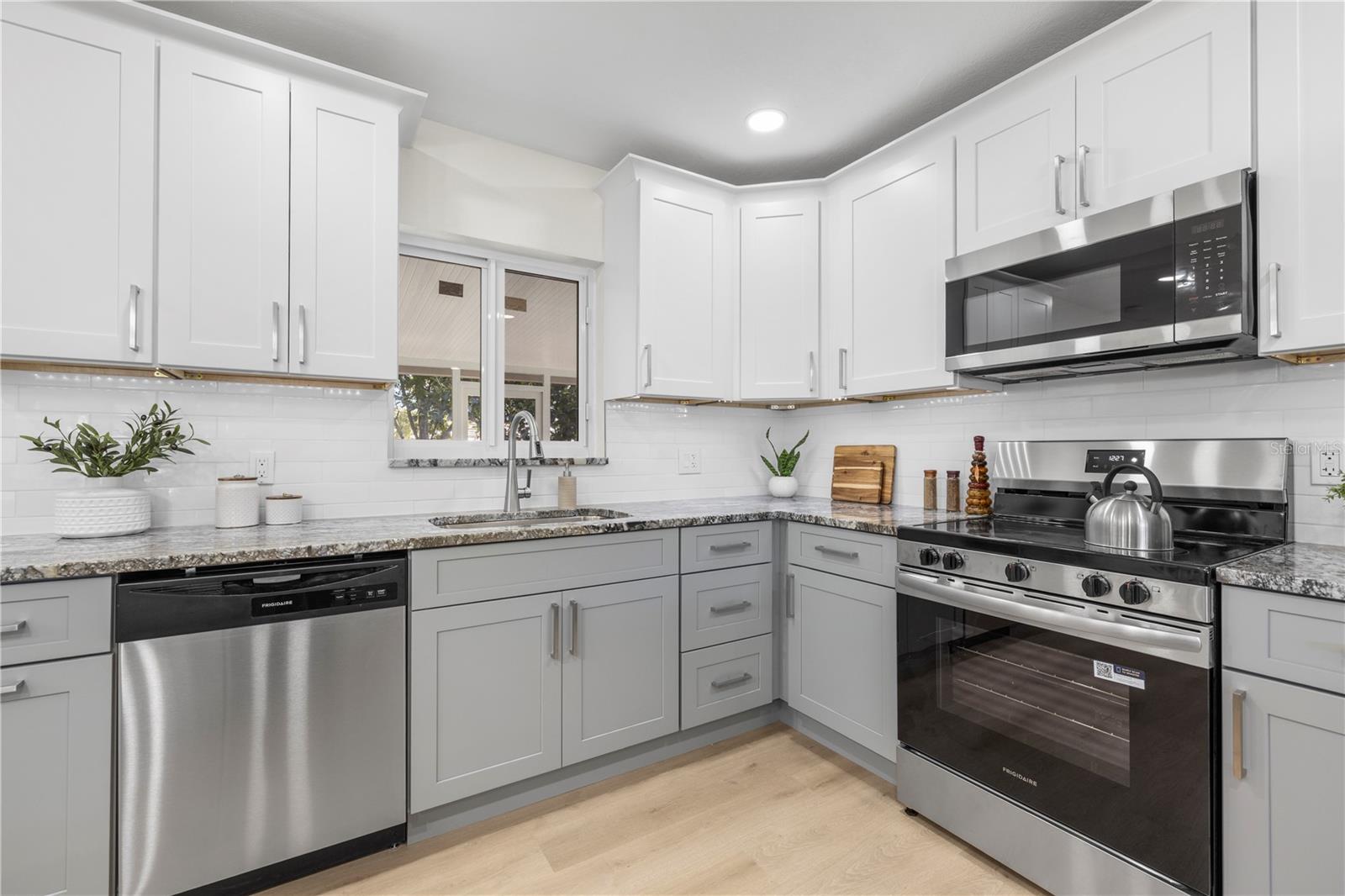 HARBOR LIGHTS SUB - Residential