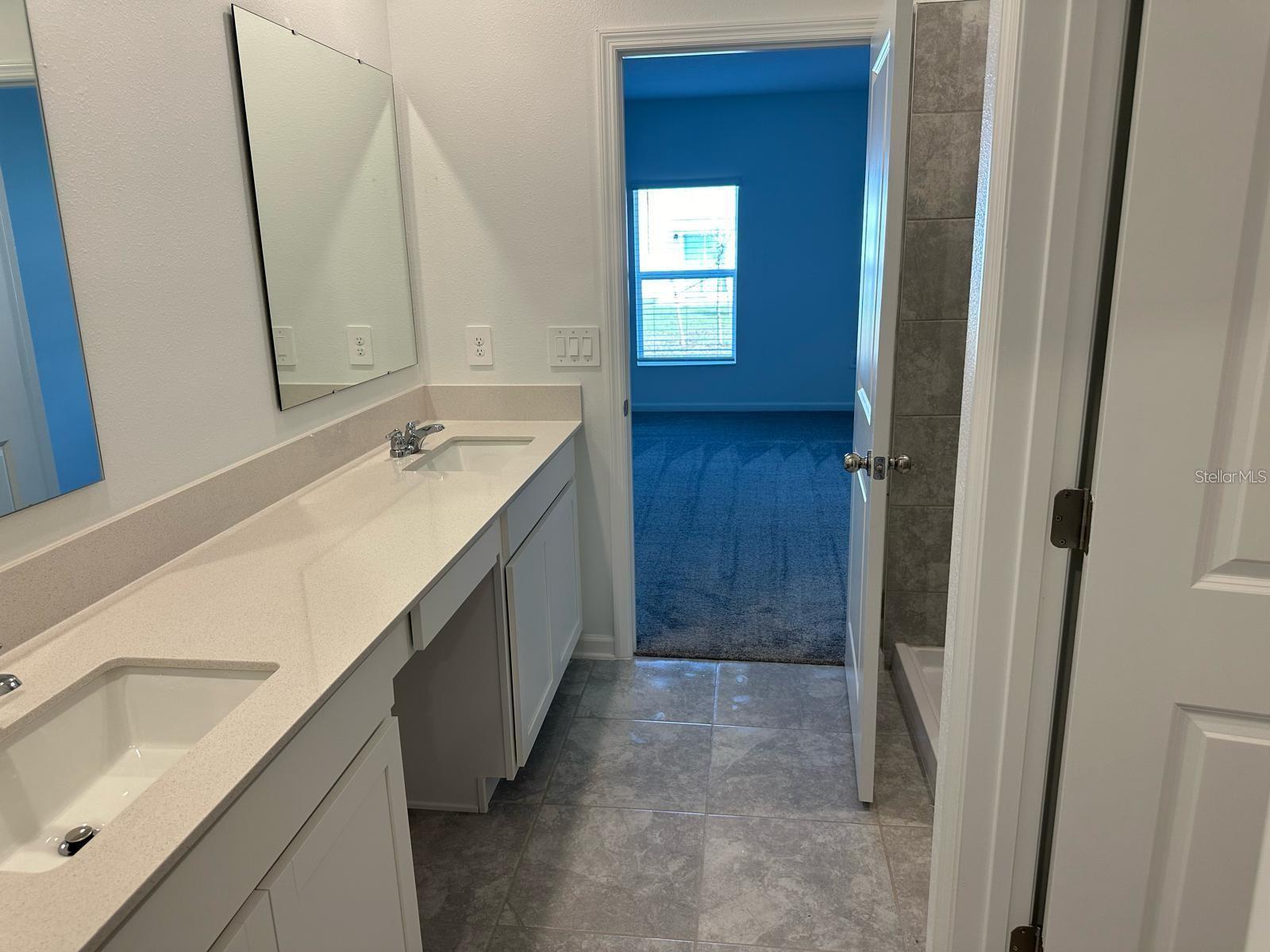 ASTONIA - Residential Lease