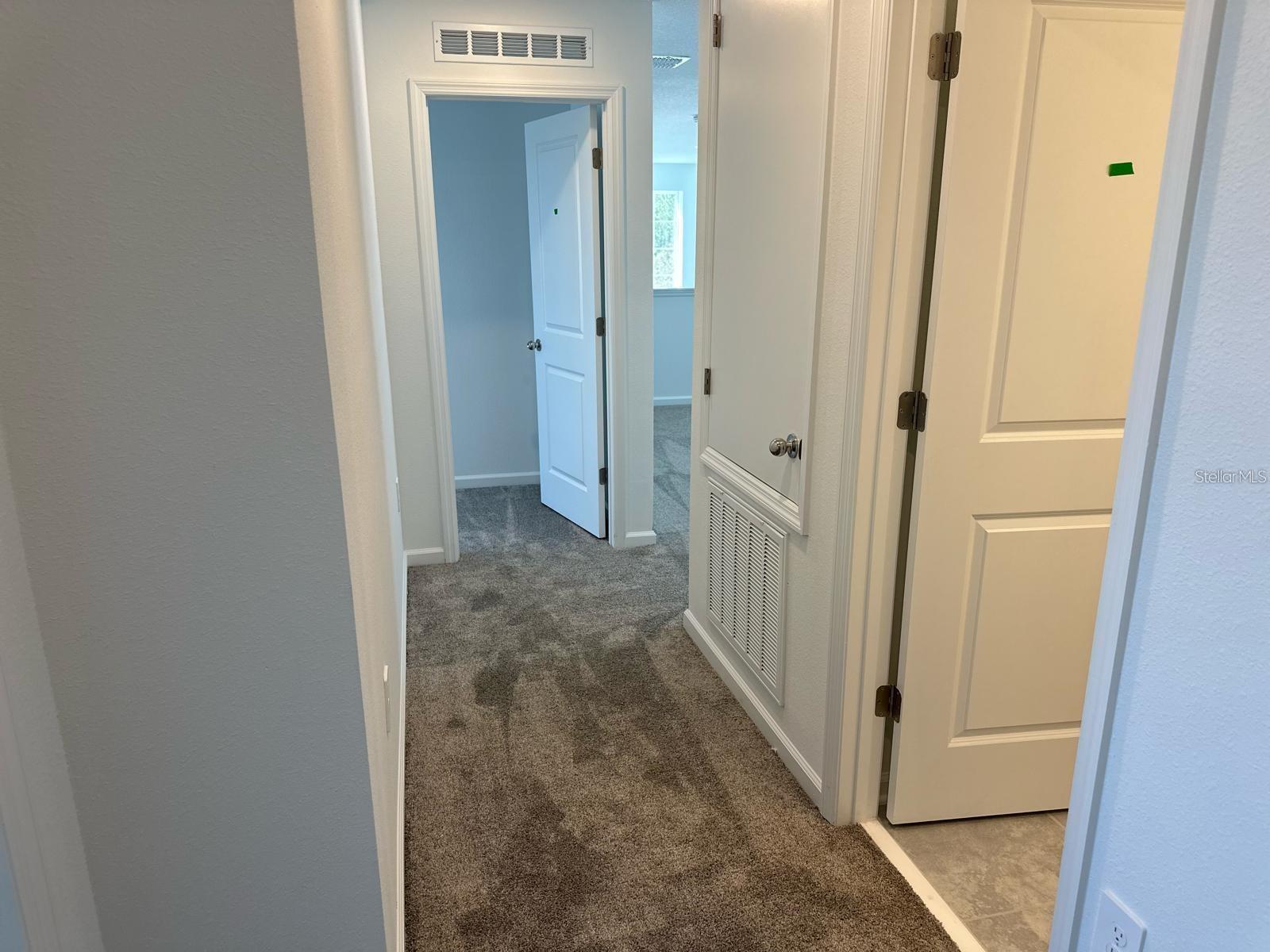ASTONIA - Residential Lease