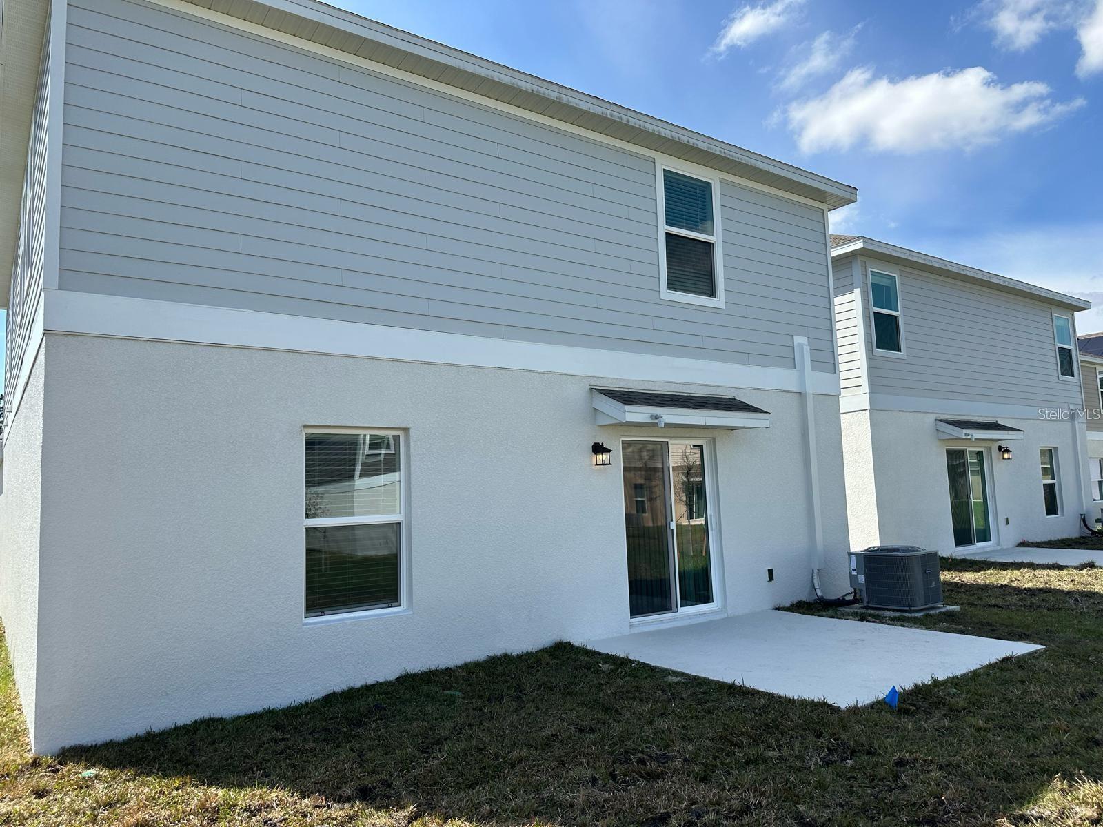 ASTONIA - Residential Lease