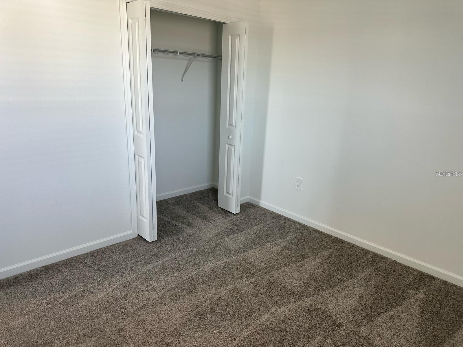ASTONIA - Residential Lease