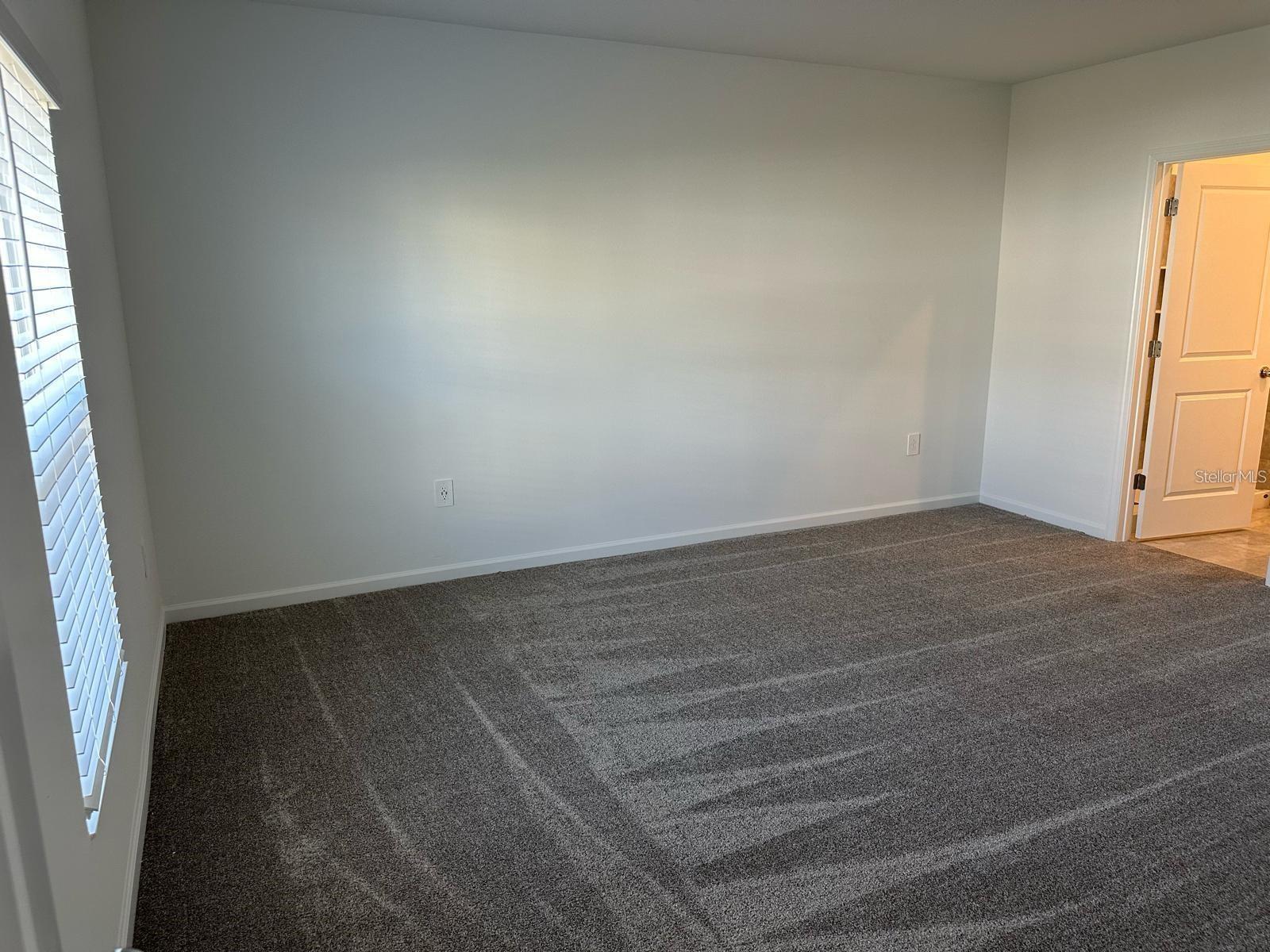 ASTONIA - Residential Lease