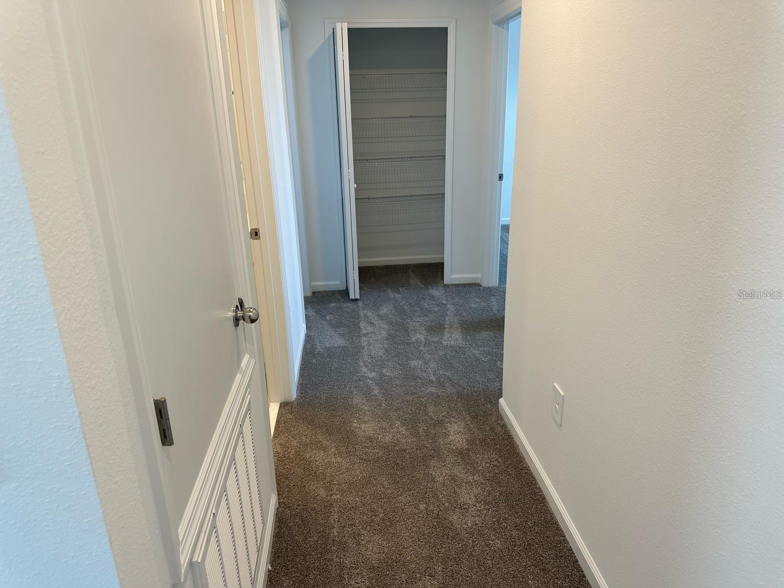 ASTONIA - Residential Lease