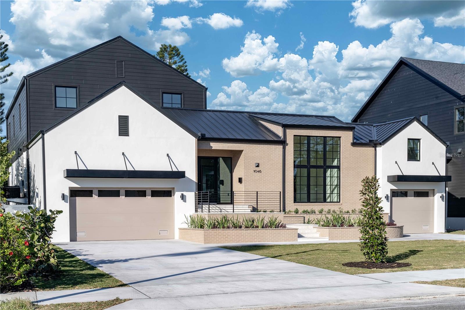 1046 SNELL ISLE BOULEVARD NE