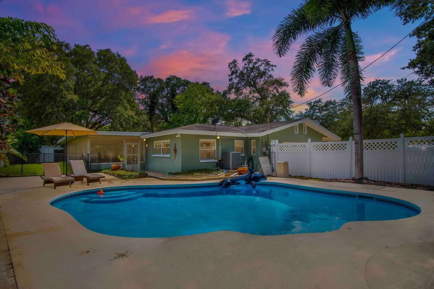 863 BAY BREEZE TERRACE