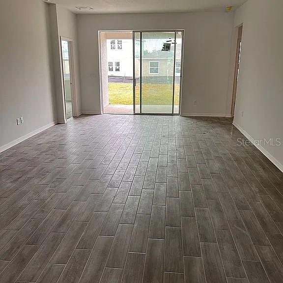 1104 SAND TRAP COURT