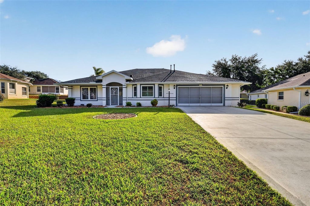 Photo of 4631 Glen Coe Street, Leesburg, FL 34748 (MLS # G5119564)