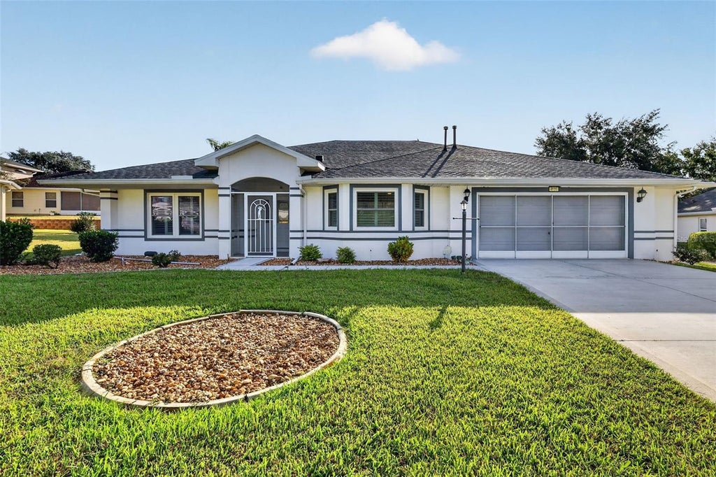 Photo of 4631 Glen Coe Street, Leesburg, FL 34748 (MLS # G5119564)