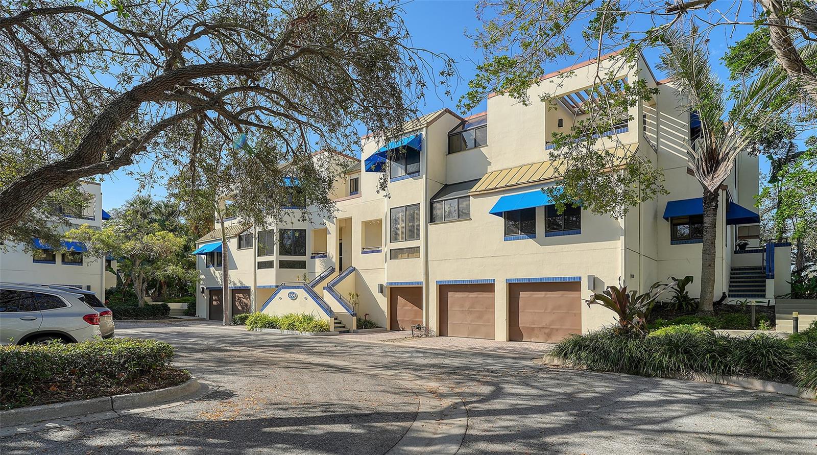 1904 HARBOURSIDE DRIVE 204