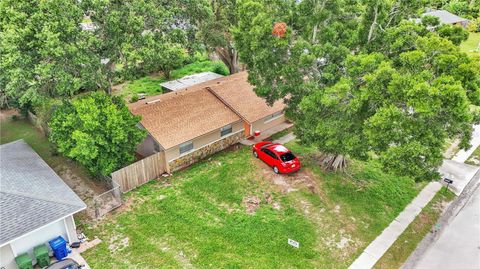 A home in WINTER HAVEN