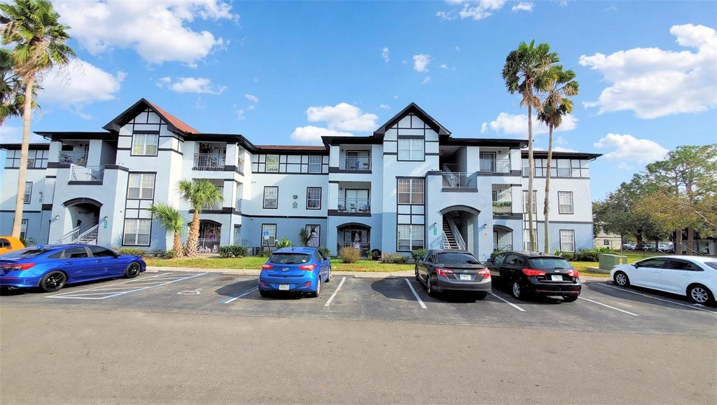 Photo of 3701 Castle Pines Lane #3931, Orlando, FL 32839 (MLS # O6445962)