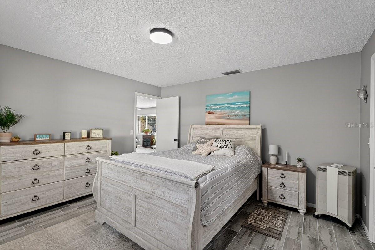 LAUREL OAKS REP - Residential