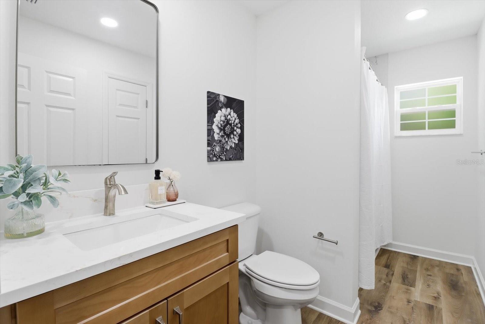 CRYSTAL MANOR UNIT 02 - Residential