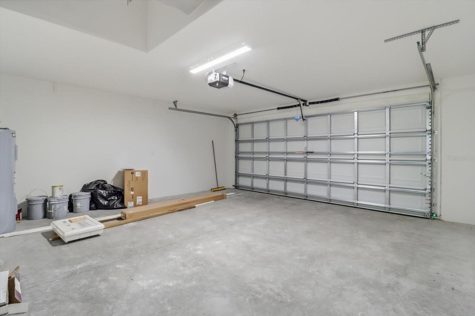 CRYSTAL MANOR UNIT 02 - Residential