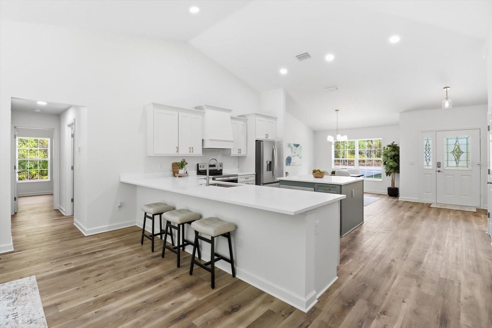 CRYSTAL MANOR UNIT 02 - Residential