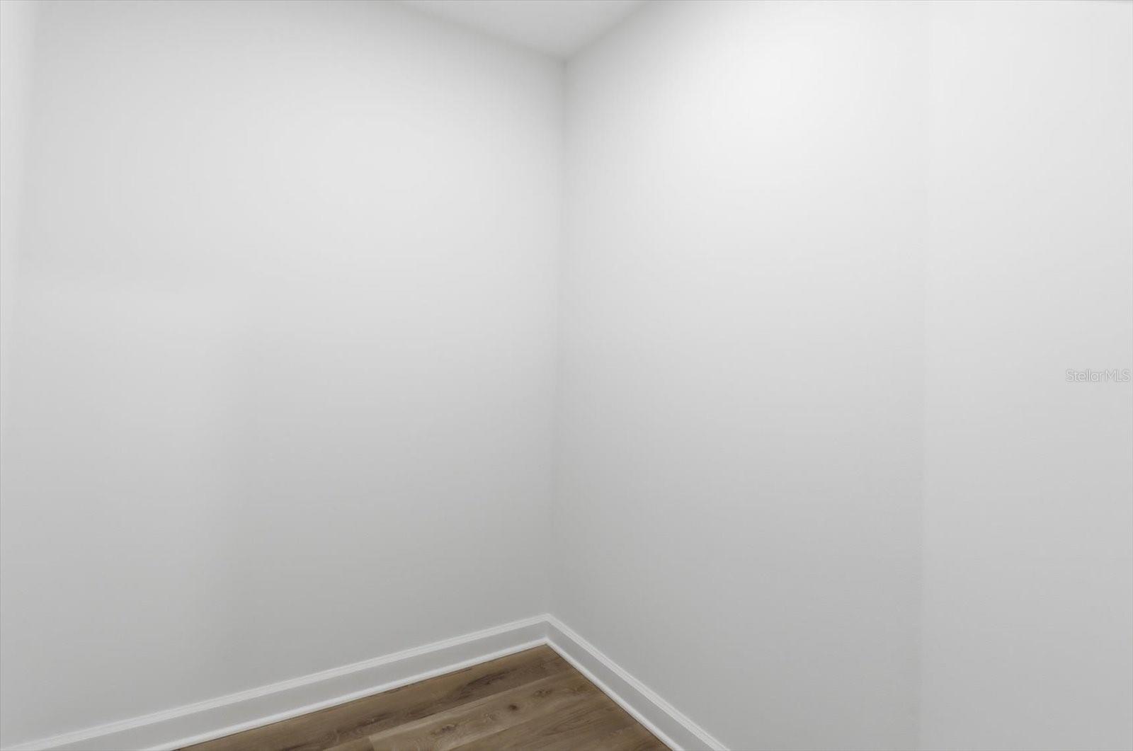 CRYSTAL MANOR UNIT 02 - Residential