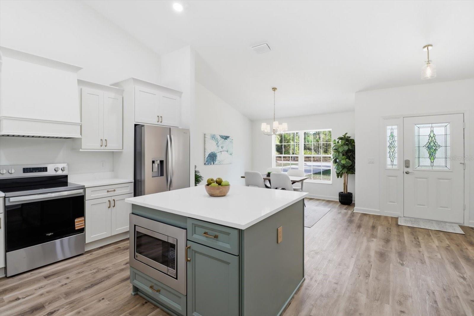 CRYSTAL MANOR UNIT 02 - Residential