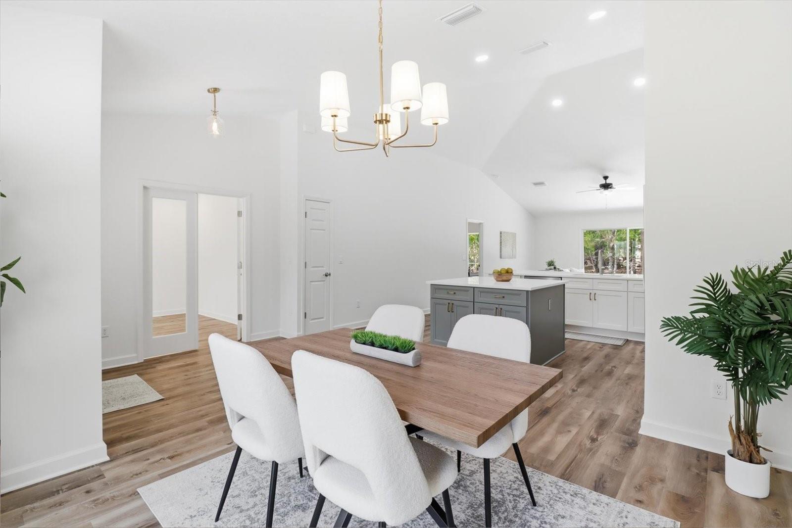 CRYSTAL MANOR UNIT 02 - Residential