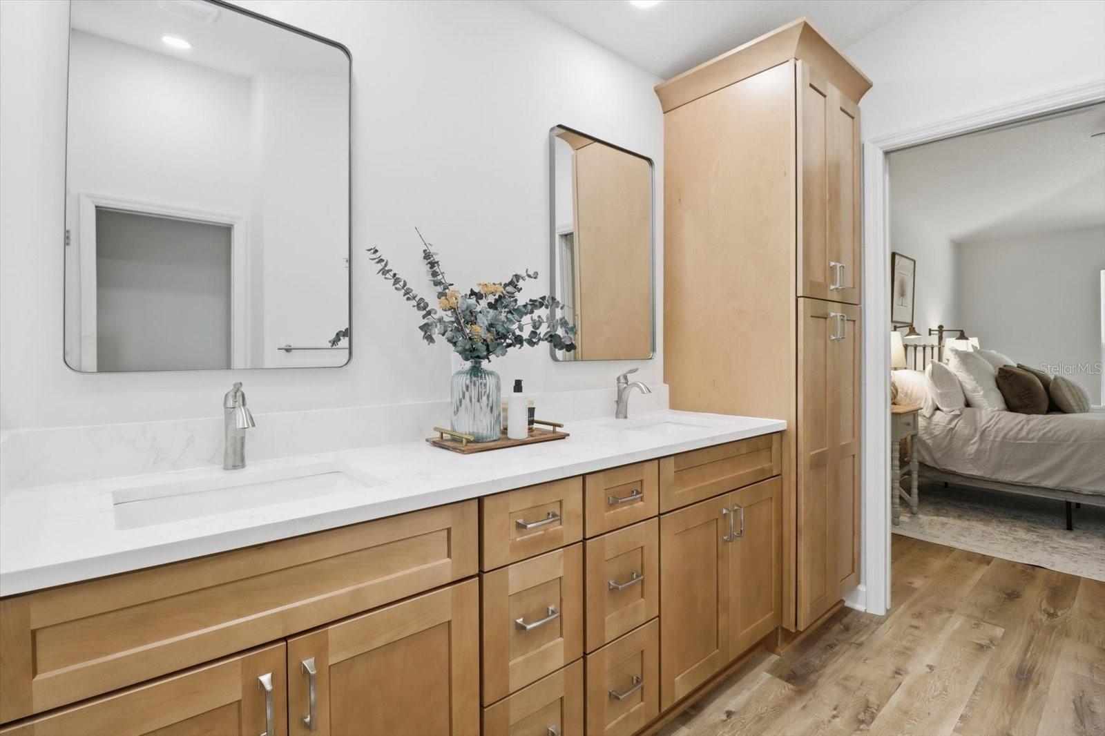 CRYSTAL MANOR UNIT 02 - Residential