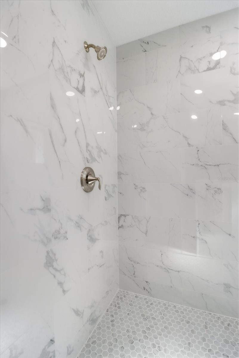 CRYSTAL MANOR UNIT 02 - Residential