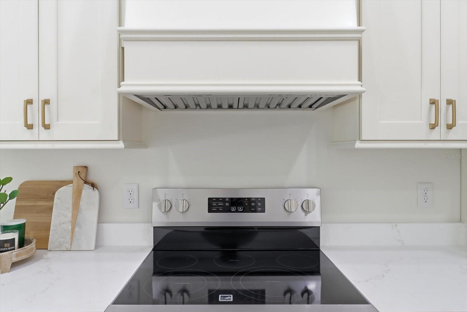 CRYSTAL MANOR UNIT 02 - Residential