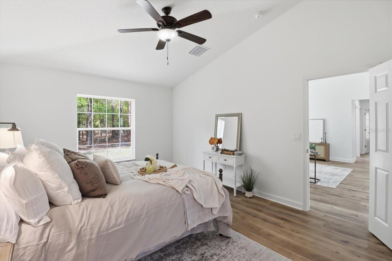 CRYSTAL MANOR UNIT 02 - Residential