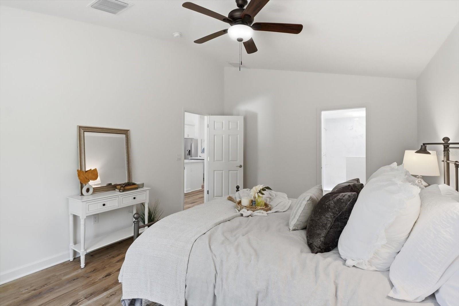 CRYSTAL MANOR UNIT 02 - Residential