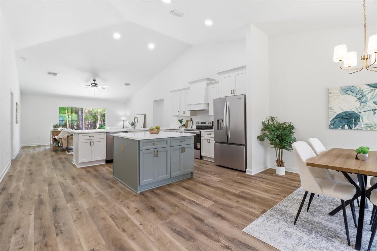 CRYSTAL MANOR UNIT 02 - Residential