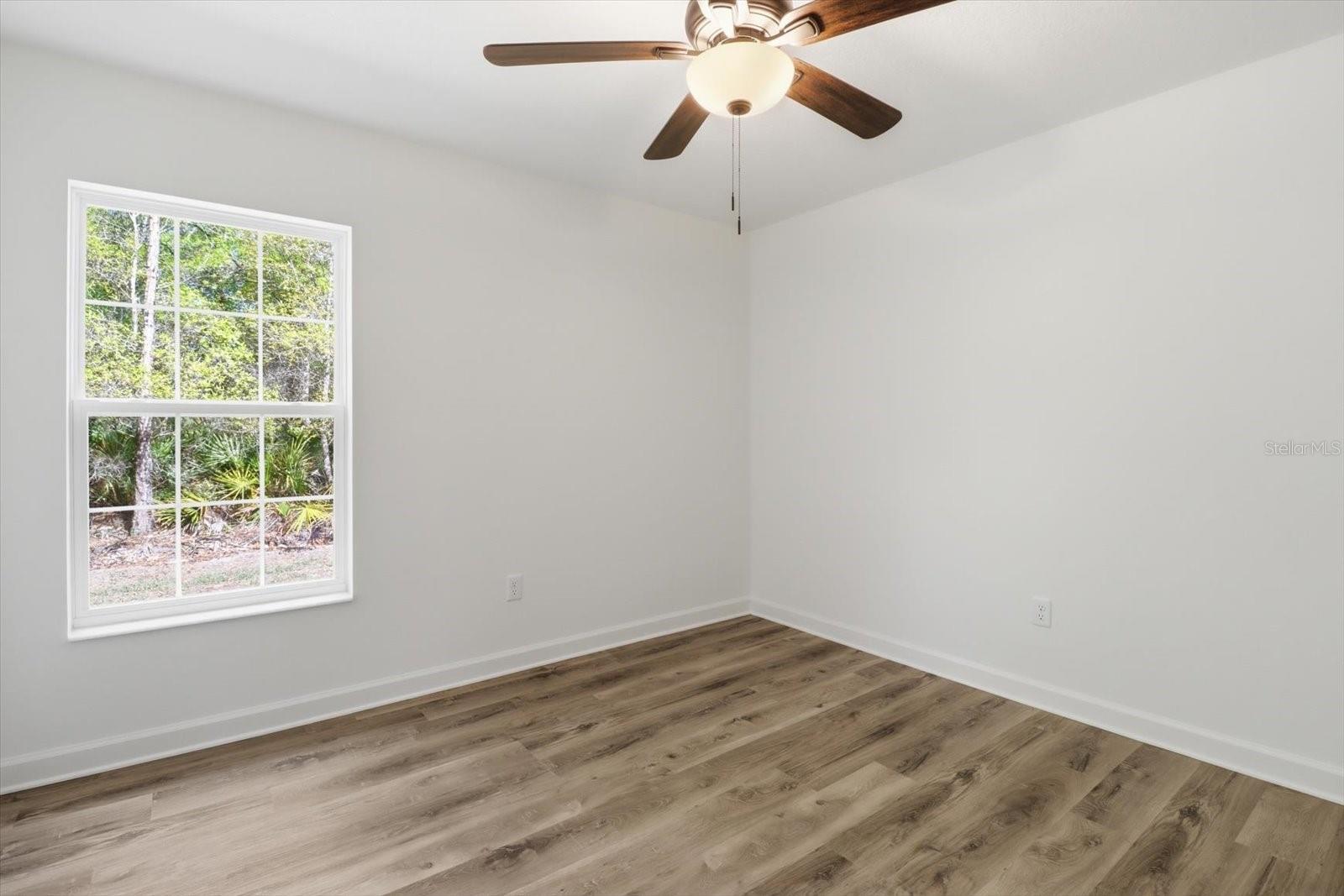 CRYSTAL MANOR UNIT 02 - Residential