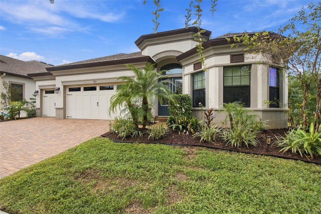 Photo of 901 Grand Cresta Avenue, Brandon, FL 33511 (MLS # TB8550591)
