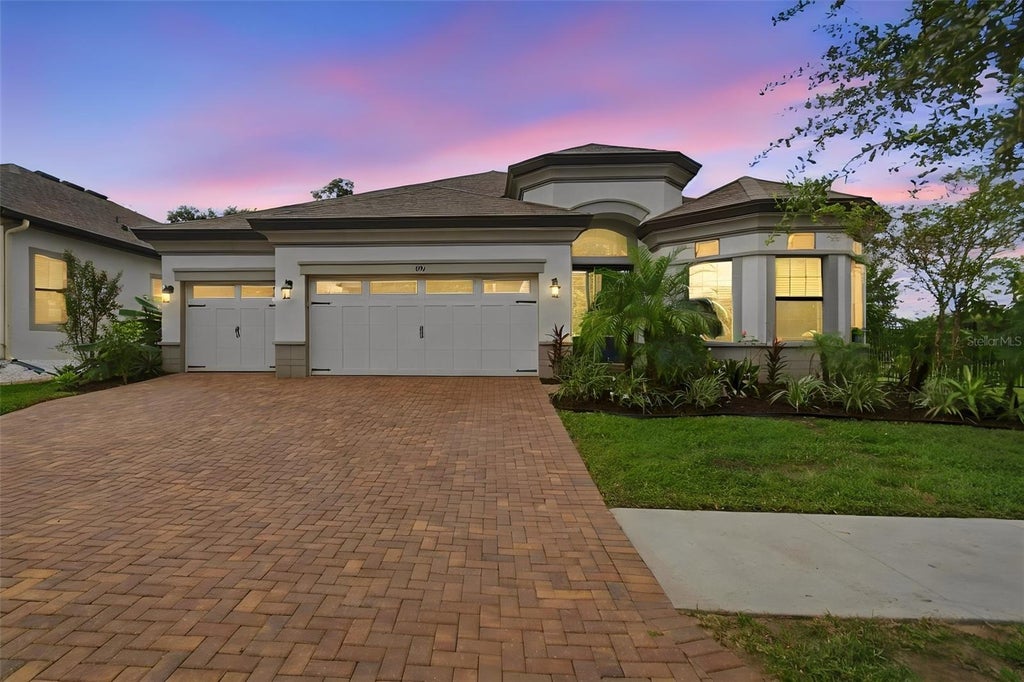 Photo of 901 Grand Cresta Avenue, Brandon, FL 33511 (MLS # TB8550591)