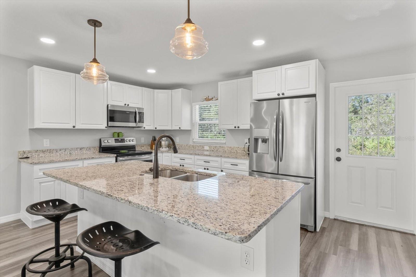 CRYSTAL MANOR UNIT 02 - Residential