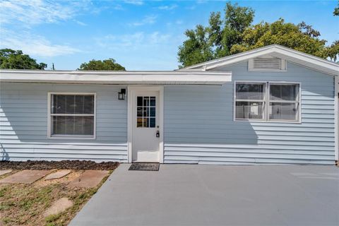 A home in PLANT CITY