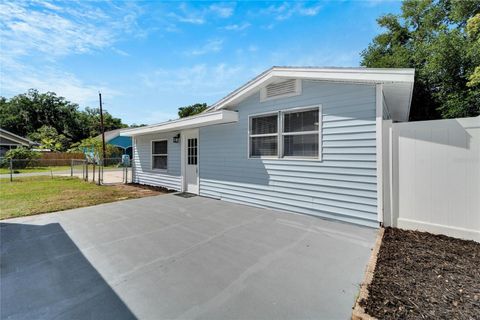 A home in PLANT CITY