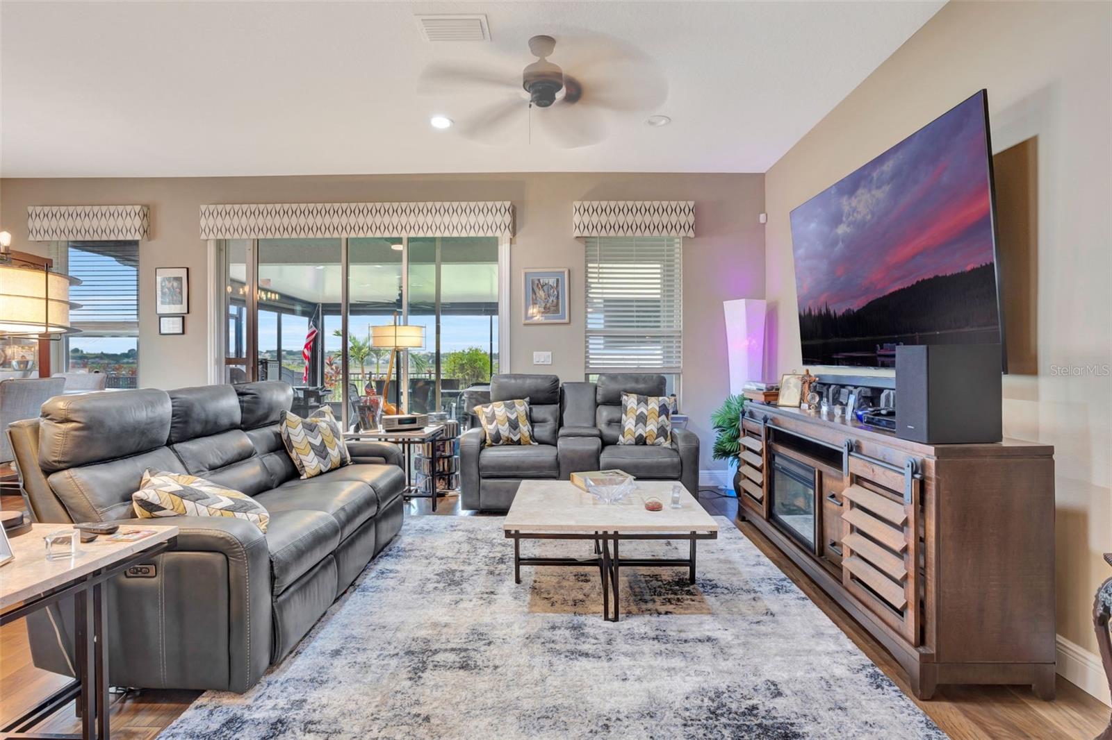 CASCADES/GROVELAND-PH 5 - Residential