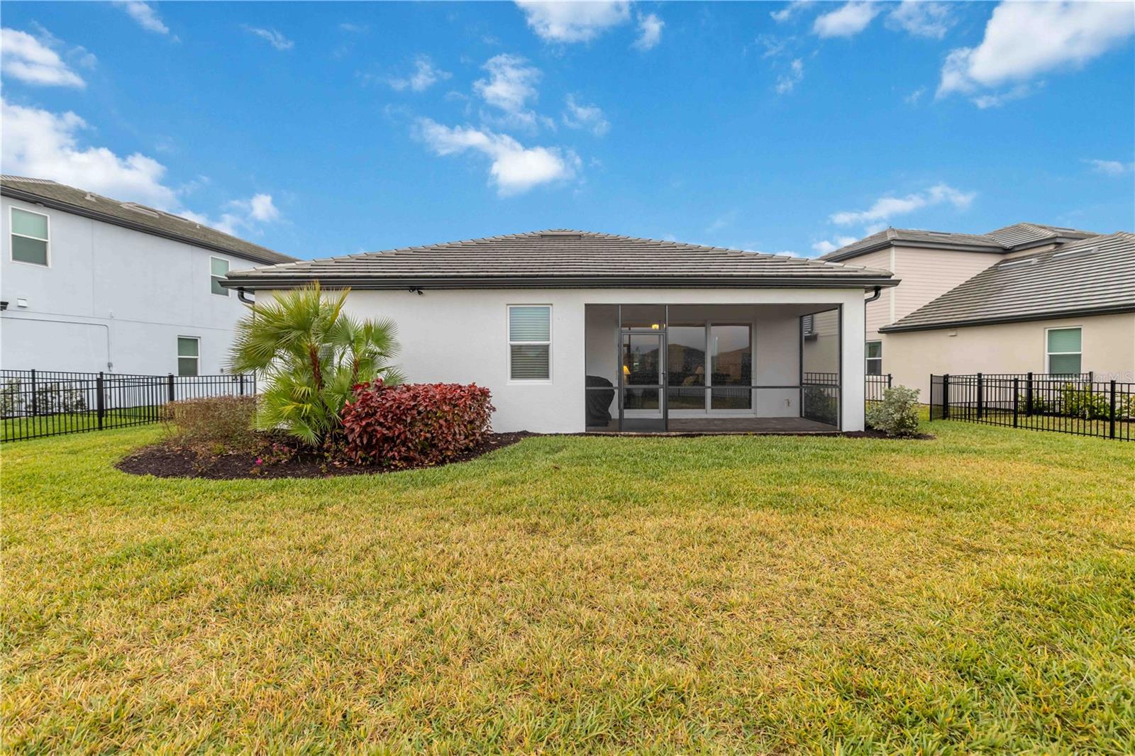 SWEETWATER AT LAKEWOOD RANCH PH I & II - Residential