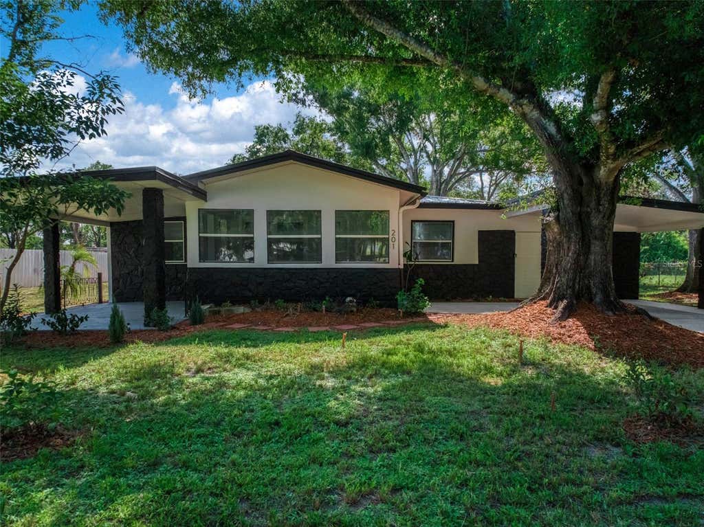 Photo of 201 Brooks Road, Frostproof, FL 33843 (MLS # A4702035)