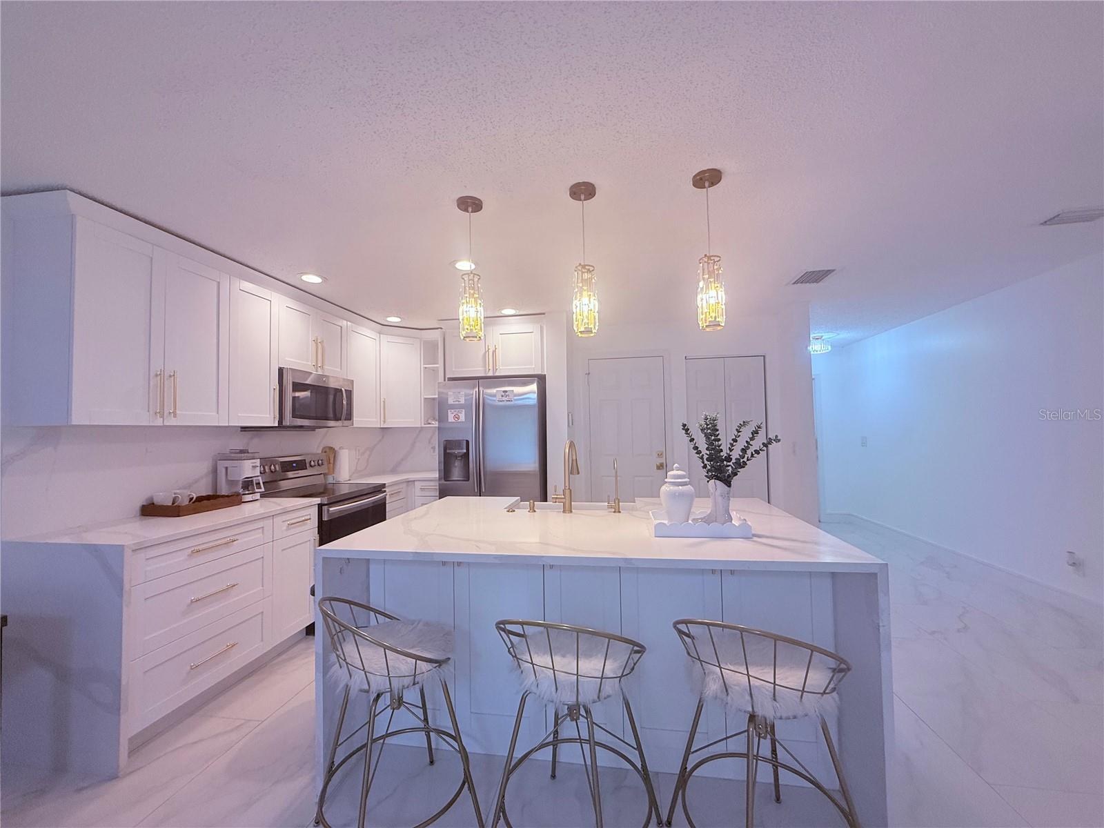 EDGEWATER AT GRAND OAKS PH 01 - Residential Lease