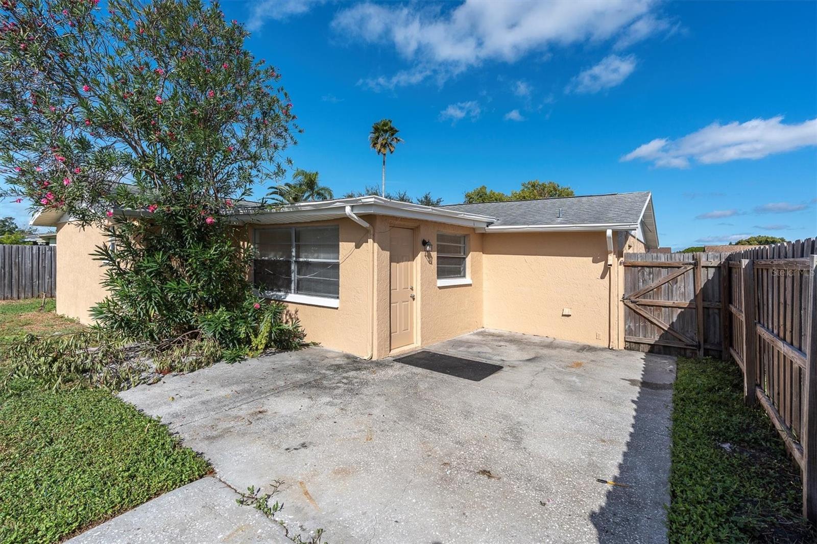 TAHITIAN DEV - Residential